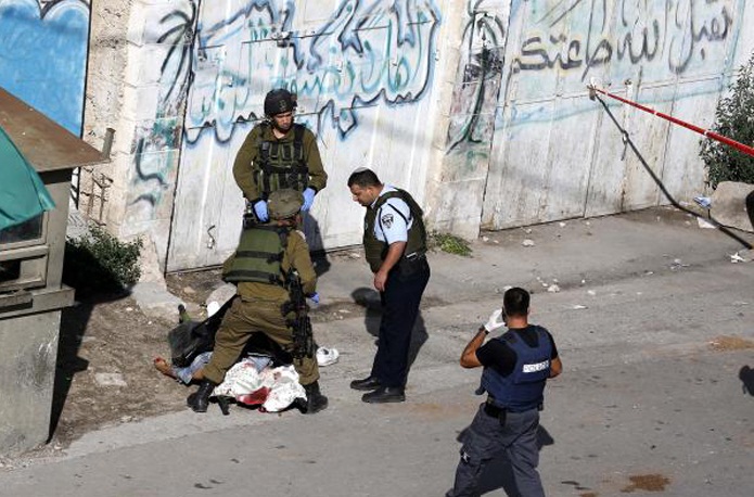 نابلس میں صہیونی سیکورٹی اہکاروں کی گولی سے فلسطینی نوجوان شہید