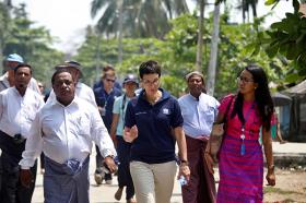  ကုလလူသားခ်င္းစာနာမႈဆုိင္ရာ ဒုတိယအဆင့္အႀကီးအကဲ ရခိုင္ျပည္နယ္သို႔သြားေရာက္ ေဒသခံမ်ား၊ တုိင္းရင္းသားမ်ား၊ ဘဂၤါလီအခ်ိဳ႕ႏွင့္ ေတြ႔ဆံ