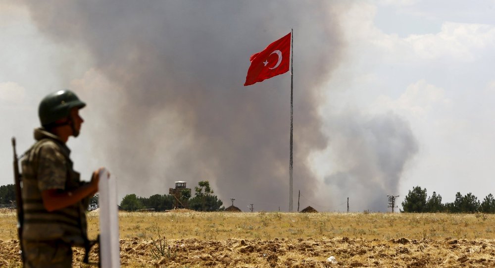 Para Turquia, destino de Assad deve ser decidido pelo povo sírio