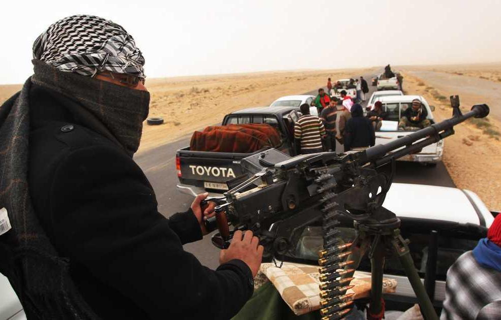 مسلحون يختطفون مسؤولا ليبيا من أمام منزله غرب البلاد