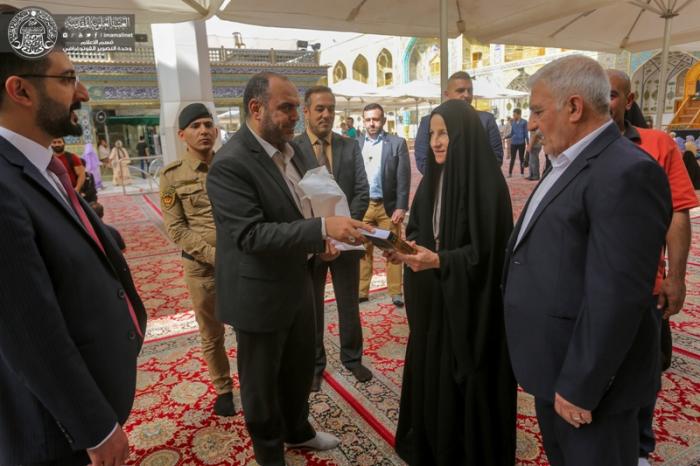 New Australian ambassador in Iraq visits Imam Ali Holy Shrine / Pics
