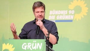 Habeck fordert Entschuldigung von Seehofer