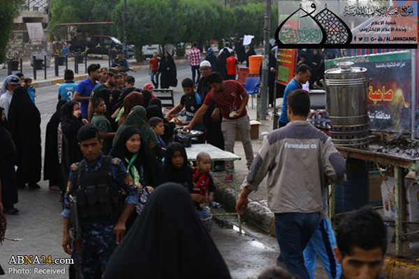 تقرير مصور/ المواكب الحسينية تقدم الخدمات للزائرين بمناسبة استشهاد الامام موسى الكاظم (ع)