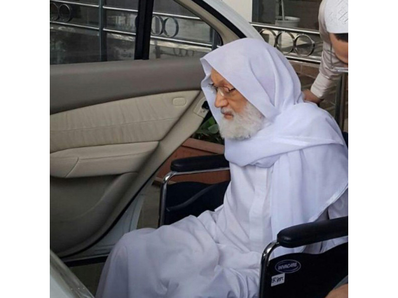 عودة آية الله قاسم إلى إقامته الجبرية بعد خضوعه لفحوصات في مستشفى خاص+(صور)