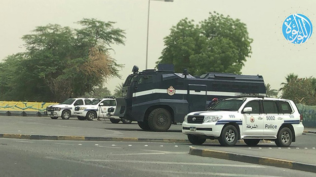 Al Khalifa armored vehicles deployed to enforce ban on Shiite Friday Prayers in Diraz