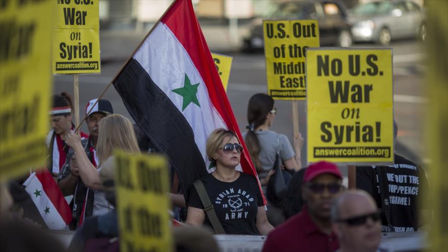 Des manifestations dans plusieurs villes américaines condamnent les attaques contre la Syrie