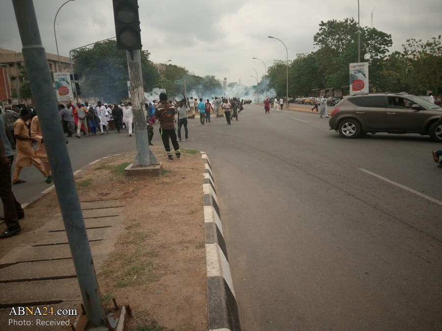 Photos: Nigeria police attack 'Free Zakzaky' protesters for second consecutive day