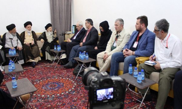 المرجع الحكيم: الإسلام الحقيقي هو الذي يأخذه الشيعة من باب مدينة علم النبي (ص) الإمام علي (ع)