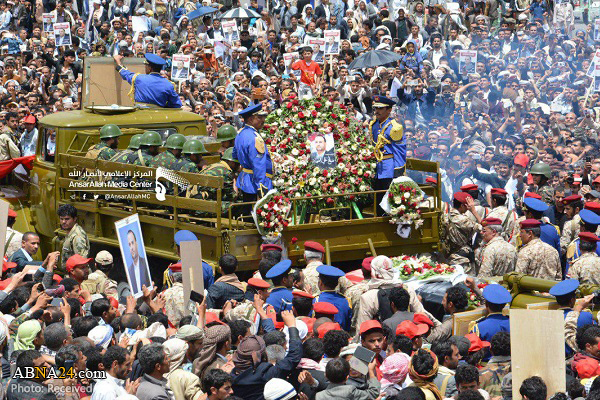 صنعا میں شہید صالح الصماد کے جلوس جنازہ پر سعودی جنگی طیاروں کا حملہ + ویڈیو