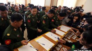 တပ္မေတာ္သားမ်ားအပါအ၀င္ ႏိုင္ငံ၀န္ထမ္းအားလံုး ဧၿပီလအတြက္မွ စတင္လစာတိုး