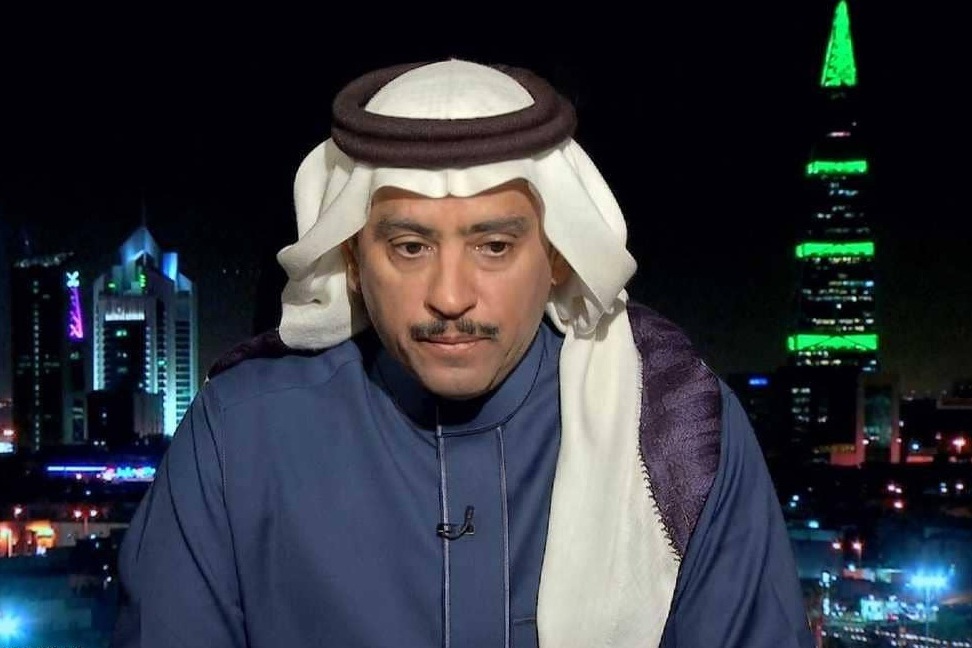 فيديو/ مذيعة تلقن خبيرا سعوديا درسا في أداب الحوار!