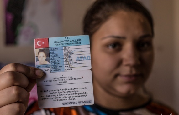 “Los Turcos Intentan Anexionar Afrin Repartiendo Cédulas Nacionales Turcas entre sus Habitantes” 
