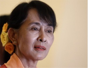 ျမန္မာႏိုင္ငံတြင္ အၾကမ္းဖက္မႈအတြက္ ေနရာမရွိဟု ေဒၚေအာင္ဆန္းစုၾကည္ ေျပာၾကား