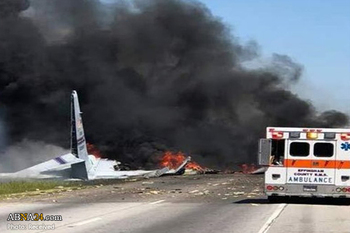 Der Stürz eines Militärflugzeugs in Georgia, USA