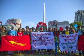 ျပည္တြင္းစစ္ရပ္တန္႔ရန္ ဆႏၵေဖာ္ထုတ္မႈမွ ဦးေဆာင္သူအခ်ိဳ႕အမႈဖြင့္ ခံရ