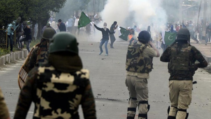 کشمیر میں بدستور حالات کشیدہ، پرتشدد احتجاجی مظاہرے جاری