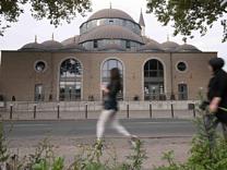 Armin Laschet möchte eine Neuorganisation des Islam-Verbands Ditib. Es sei jetzt die Frage, wie sehr über diese Moscheegemeinden