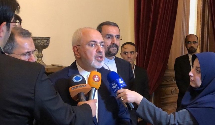وزير الخارجية الايراني ينهي جولته بشأن الاتفاق النووي ويعود الى طهران