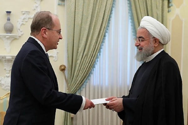 イラン大統領、「核合意離脱と聖地への大使館の移転はアメリカの歴史的な過ち」