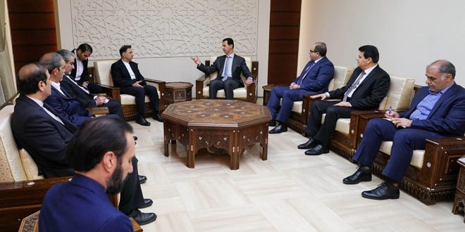 Le président al-Assad à Akhoundi: Renforcement de la coopération économique entre la Syrie et l’Iran est l’un des moyens les plu