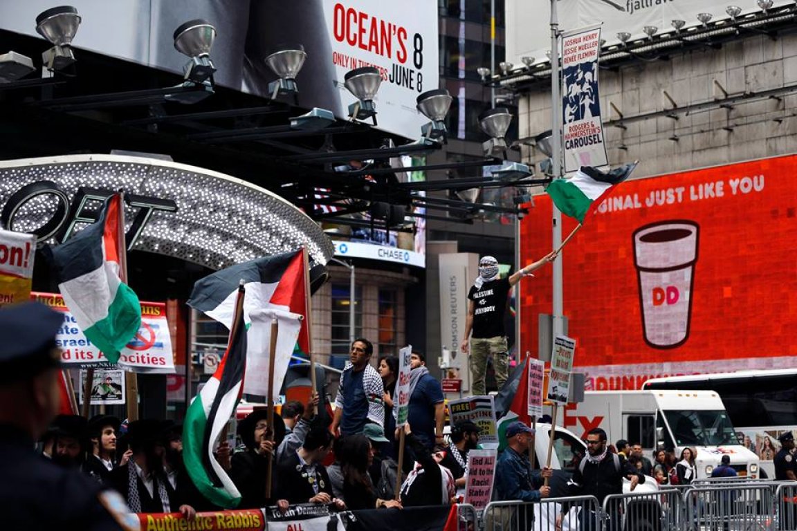 New York: Protesti Ortodoksnih jevreja i Palestinaca zbog dešavanja u Gazi