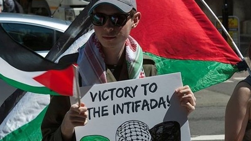 برطانیہ میں فلسطینیوں کے ساتھ اظہار یکجہتی کے لیے مظاہرہ
