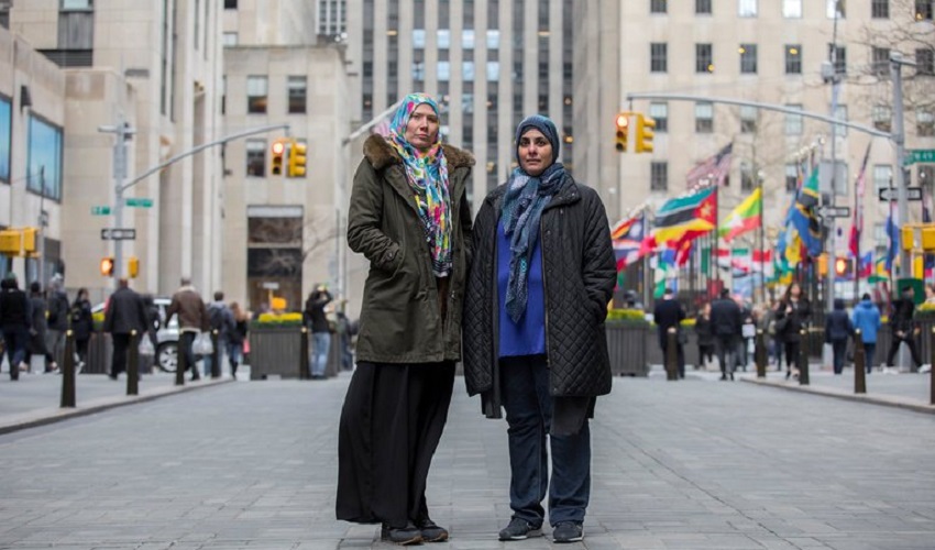 Musliminnen verklagen New York nach Kopftuchabnahme 