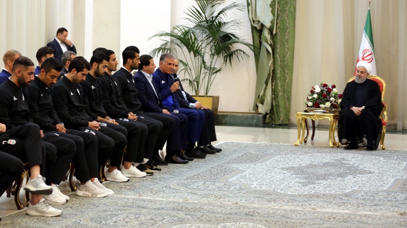 Presidente em uma reunião com os jogadores da Seleção Nacional de futebol