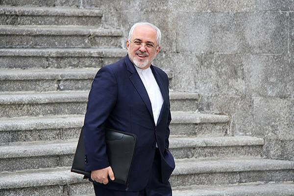 イラン外相、「アメリカ現政権の関係者は、誤った空想に囚われている」