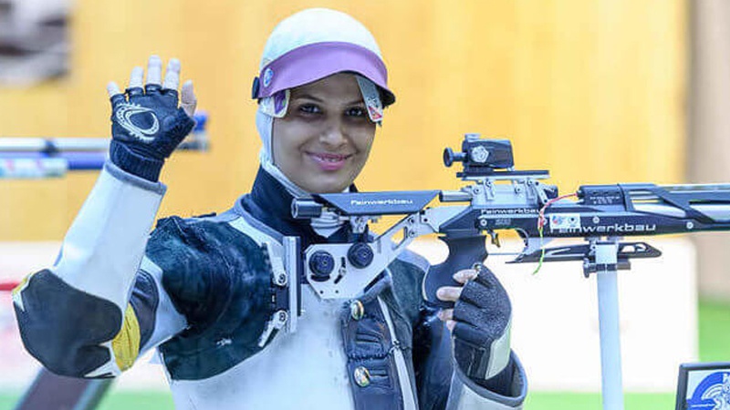 Atleta, atiradora iraniana, medalha de ouro “Rifle e Pistol World Cup”