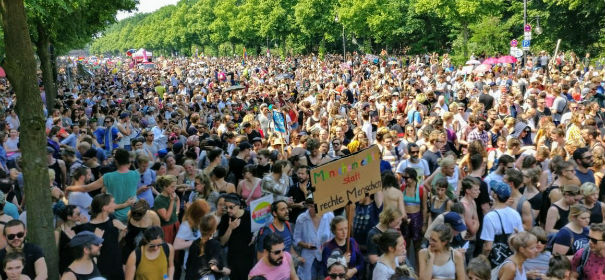 Tausende gegen AfD-Demonstration