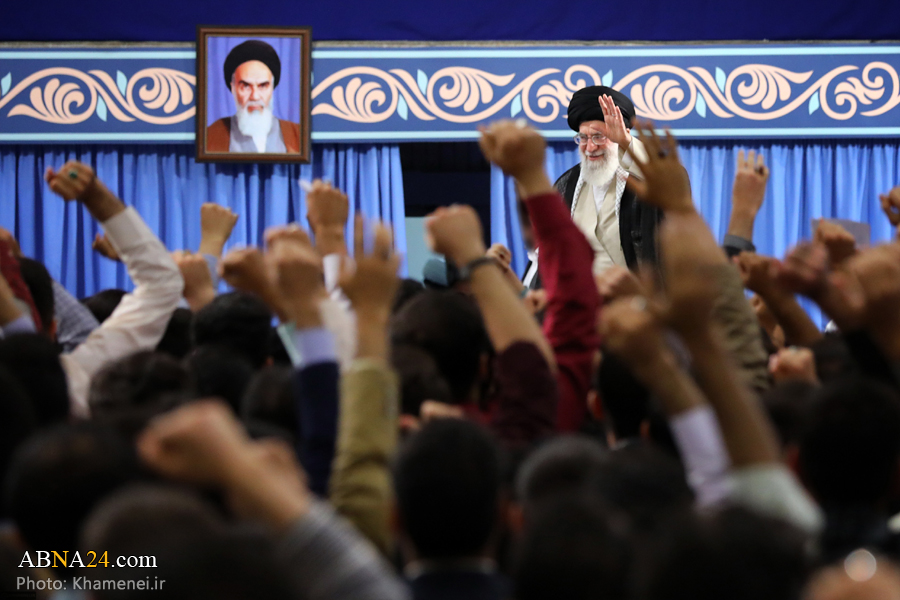 تصویری رپورٹ: رہبر انقلاب اسلامی سے بعض طلباء تنظیموں کے نمائندوں کی ملاقات