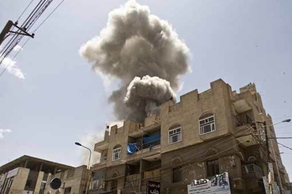 アラブ連合軍の戦闘機が、イエメンの各州を攻撃