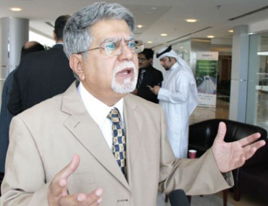 سلطات البحرين تجدد اعتقال طبيب "عالج المتظاهرين"