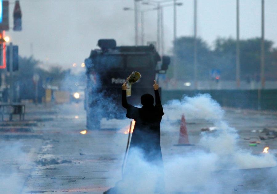 البحرين تحكم علی "11 ناشطا" بالمؤبد وإسقاط جنسية
