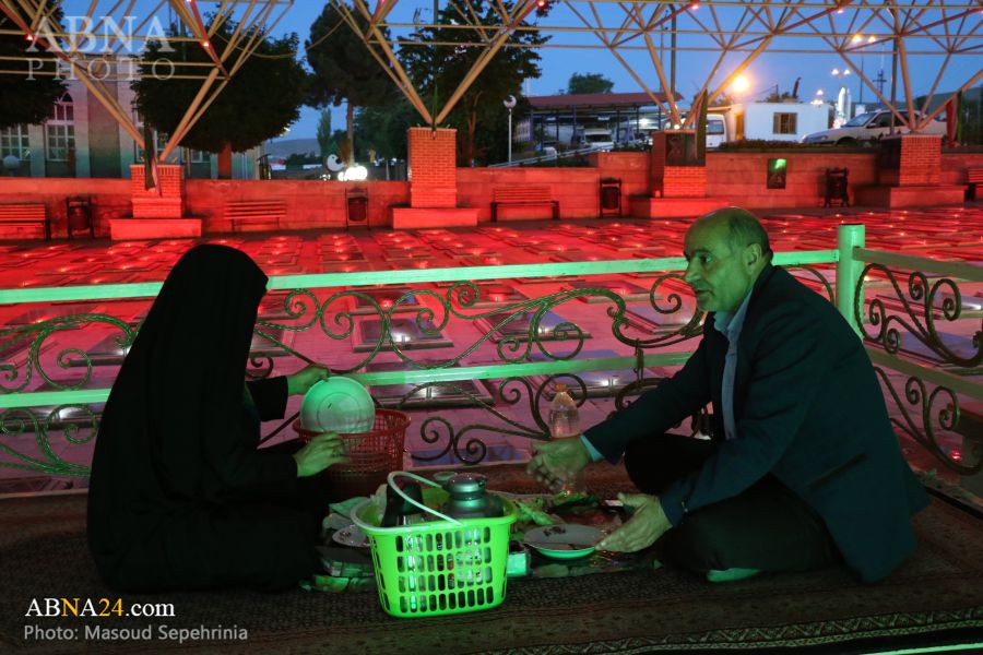 “El Momento del Iftar en la Ciudad de Tabriz”