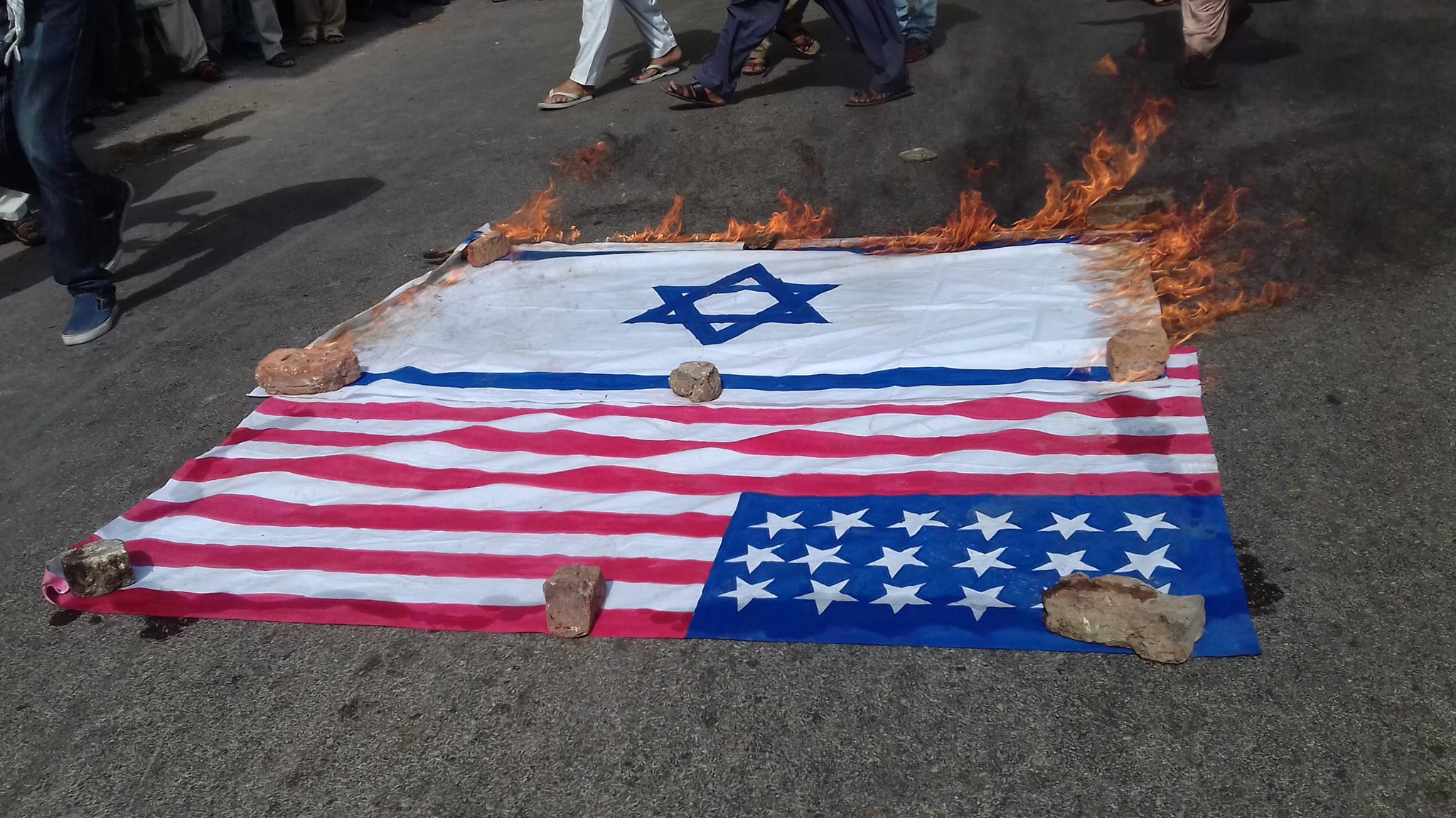 Ratusan Warga Palestin Cedera Diserang Israel