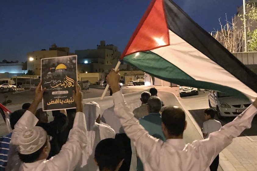 البحرينيون يخرجون فجراً في أولى تظاهرات يوم القدس العالمي رغم الاستنفار الأمني 