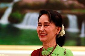 ေဒၚေအာင္ဆန္းစုၾကည္ႏွင့္NHK သတင္းဌာန ေတြ႕ဆုံေမးျမန္းမႈ
