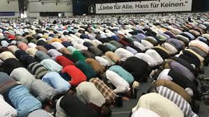Katholiken grenzen sich stärker von Muslimen ab