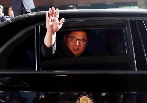 الزعيم الكوري الشمالي يصل الى سنغافورة للقاء ترامب
