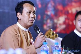 ကားစီးရန္ေဆာင္ရြက္ေနသည့္ အစုိးရအဖြဲ႕မဟုတ္ေၾကာင္း ဦးၿဖိဳးမင္းသိန္း တုံ႔ျပန္