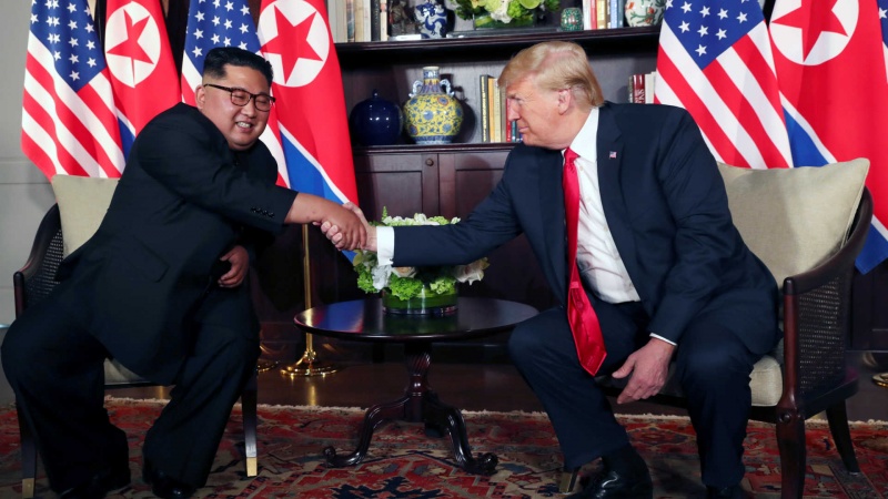 Após encontro histórico, Trump e Kim Jong-un assinam documento de cooperação