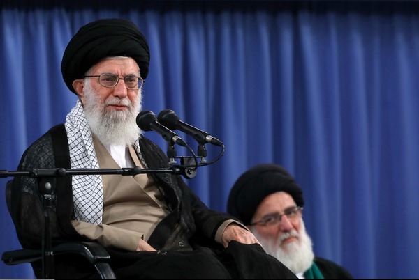 قائد الثورة الاسلامية : الكيان الصهيوني سيزول لانه أسس على باطل 