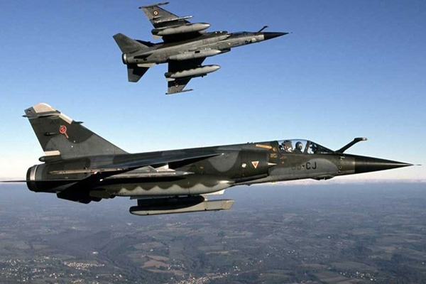 シオニスト政権軍の戦闘機が、ガザ地区を爆撃