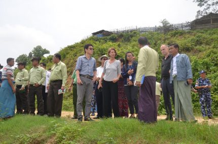 ကုလအထူးသံတမန္ အၾကမ္းဖက္မႈအတြင္း ေသဆံုးခဲ့သူမ်ား၏ မိသားစုမ်ားႏွင့္ေတြ႔ဆံု