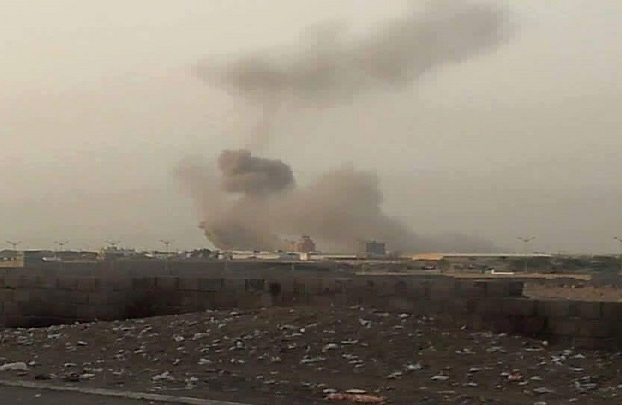 طيران العدوان السعودي الاماراتي يشن أكثر من 40 غارة على مطار الحديدة 