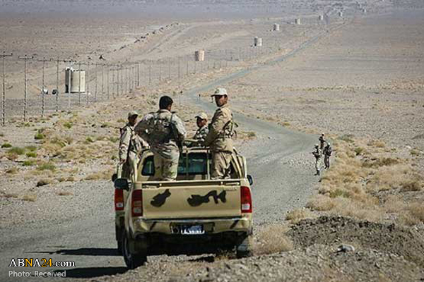 Two Iranian border guards martyred in southeastern Iran
