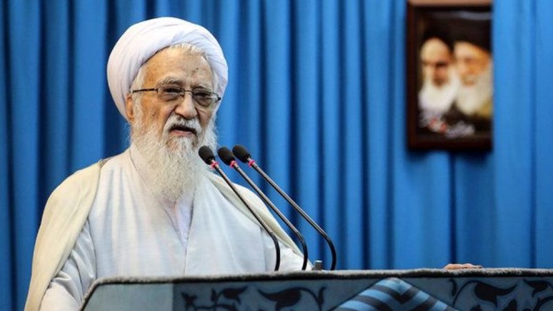  ایران مخالف امریکی پابندیاں ٹرمپ کے لئے ذلت کا باعث بنیں گی: خطیب جمعہ تہران