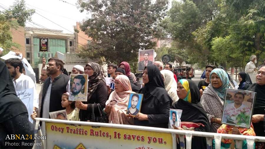 Pakistan: Families of missing Shia Muslims staged demonstration outside Karachi supreme court 